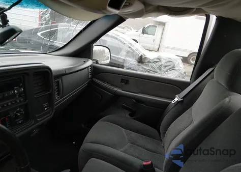 2003 Chevrolet Silverado 1500 Ls z USA, uszkodzony, nr VIN 1GCEC14V23Z109729